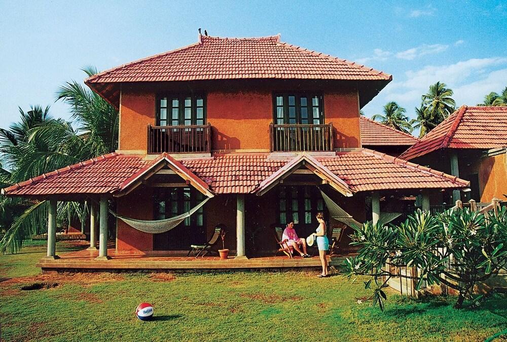 พูวาร์ ไอซ์แลนด์ รีสอร์ท Poovar ภายนอก รูปภาพ