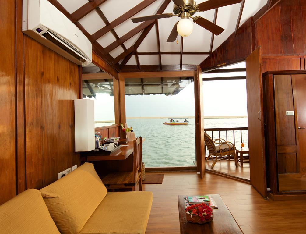 พูวาร์ ไอซ์แลนด์ รีสอร์ท Poovar ภายนอก รูปภาพ