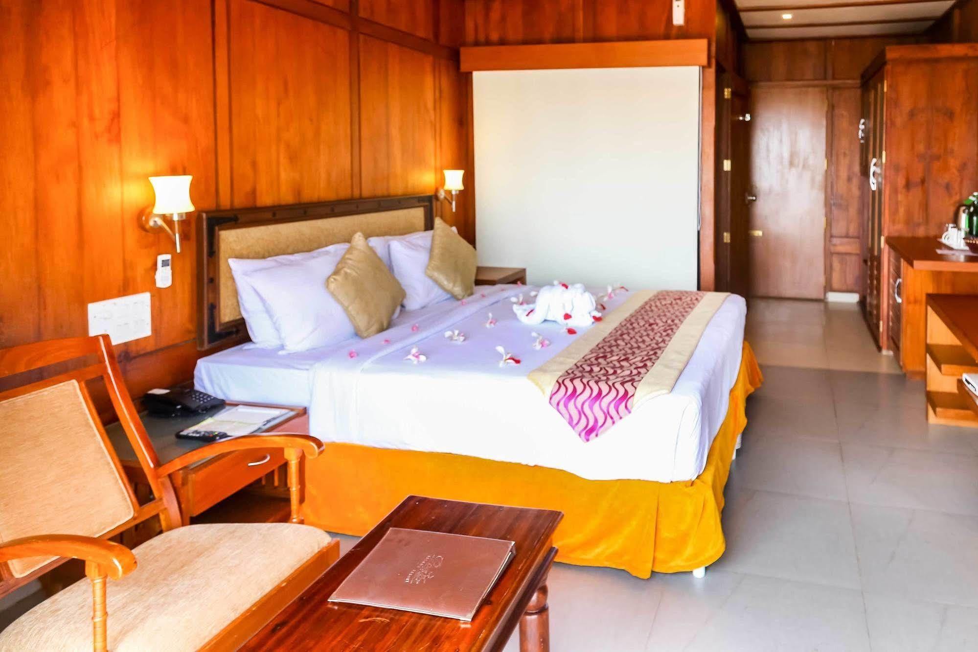 พูวาร์ ไอซ์แลนด์ รีสอร์ท Poovar ภายนอก รูปภาพ