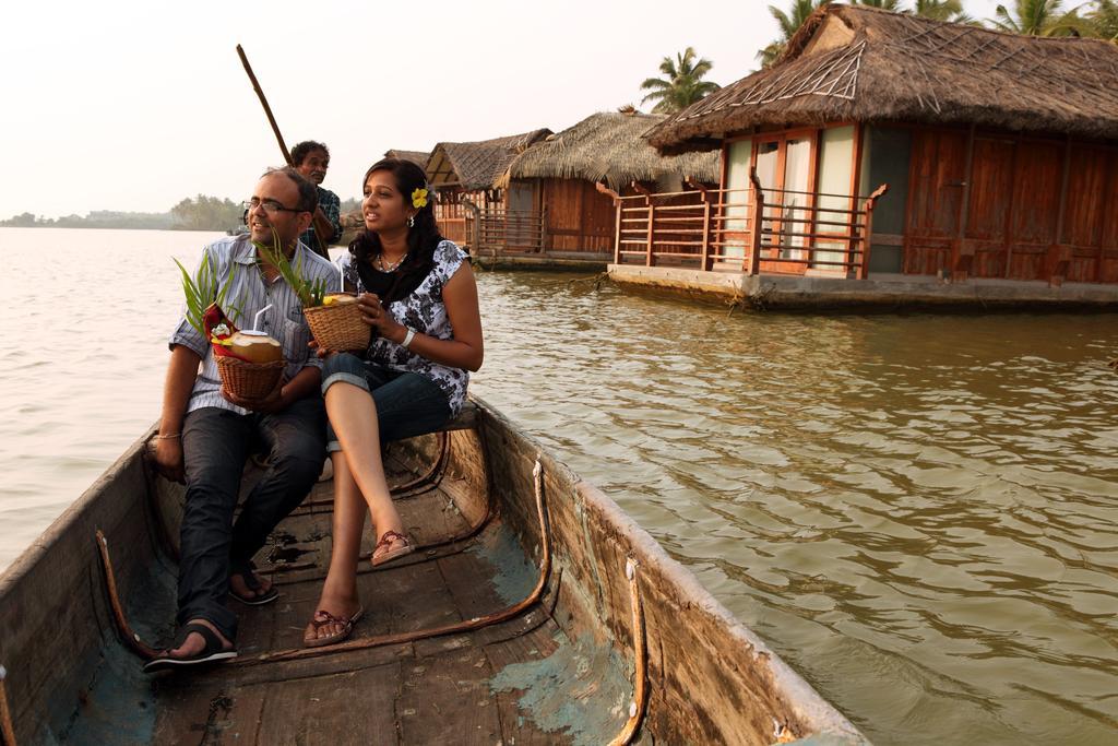 พูวาร์ ไอซ์แลนด์ รีสอร์ท Poovar ภายนอก รูปภาพ